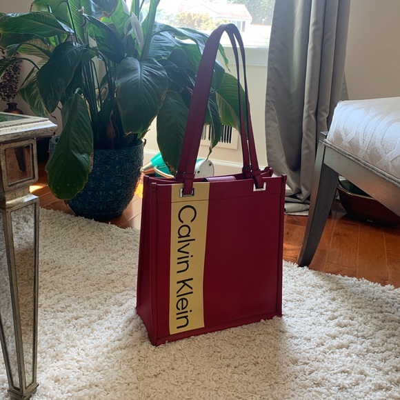 Calvin Klein purse - Picture 1 of 6